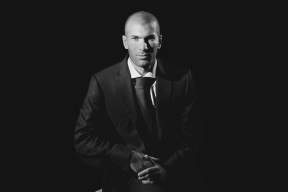 开云体育登陆入口-东亚杯中国足球爆冷 球迷呼吁改进训练，东亚杯中国足球爆冷 球迷呼吁改进训练