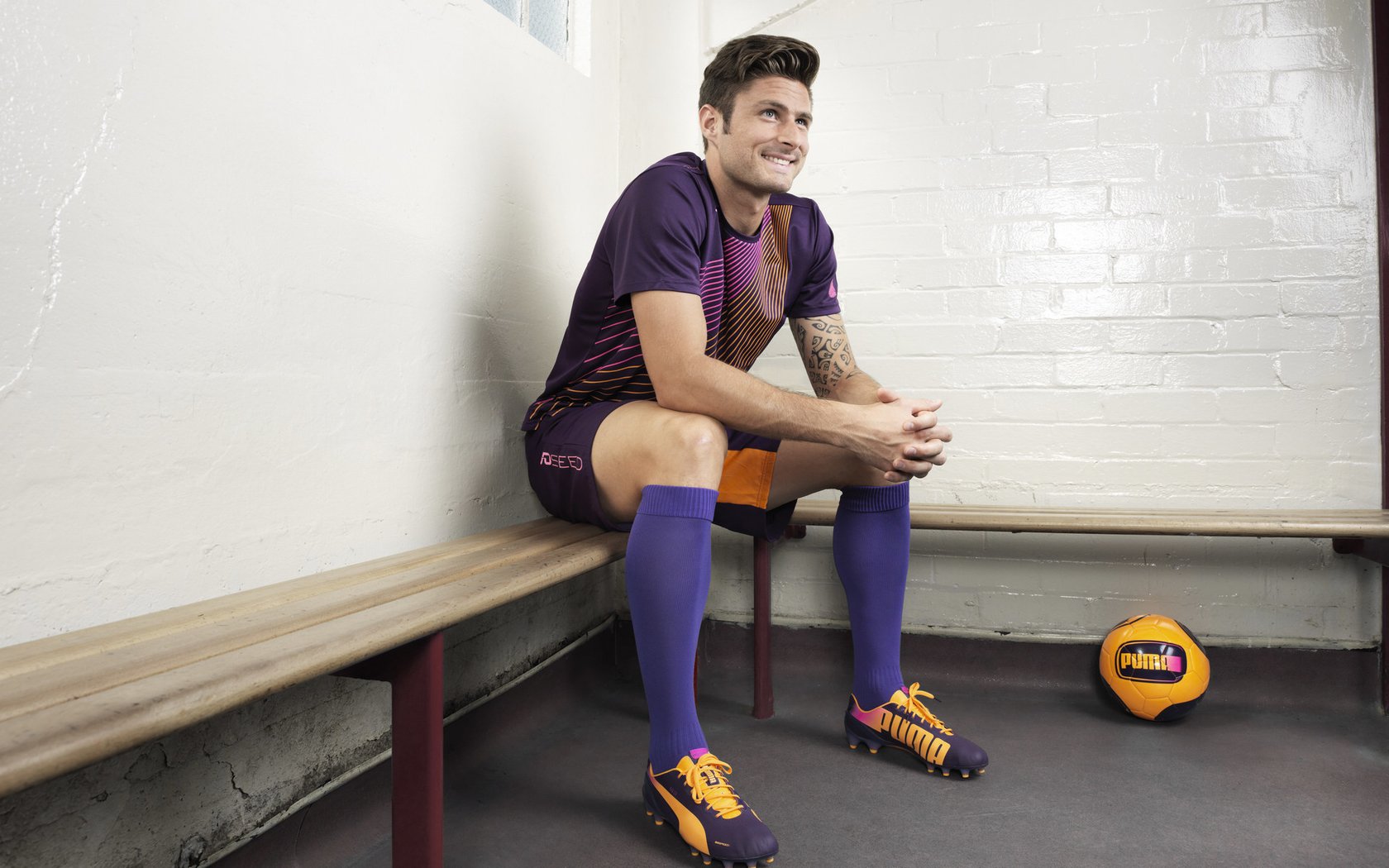 开云体育在线入口-加拿大队未来潜力：如何通过团队合作与个人突破迎接挑战，加拿大 部队  第2张